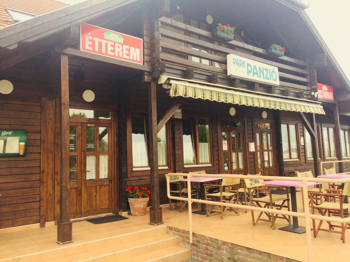Park Panzio*** Bed and Breakfast Szolnok Buitenkant foto
