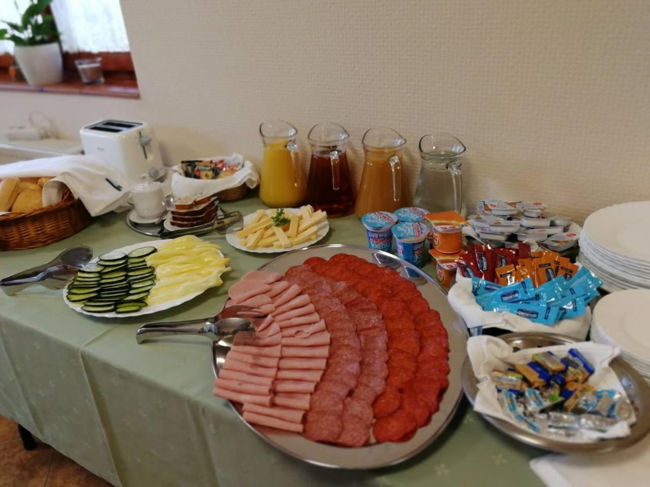 Park Panzio*** Bed and Breakfast Szolnok Buitenkant foto